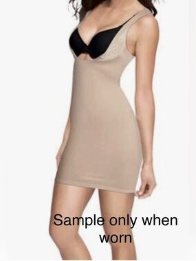 MAIDENFORM White Petite Firm Control Body Shapewear Slip Underwear